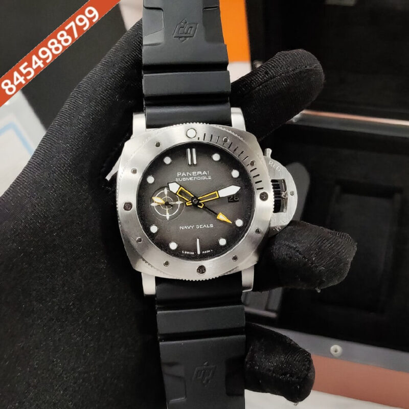 Luminor Panerai Submersible Grey Dial Stainless Steel case Black Silicone Strap Automatic Watch