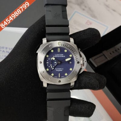Luminor Panerai Submersible Blue Dial Stainless steel case Black Silicone strap Automatic Watch