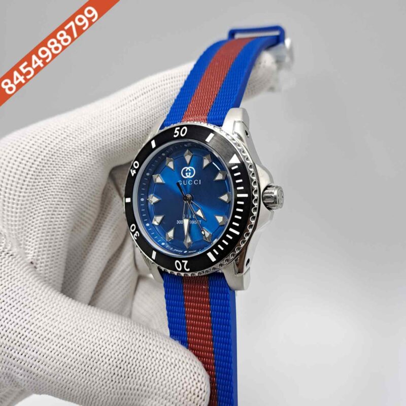 Gucci Dive Steel Blue Dial Unisex Rubber Strap Swiss Watch - Image 2