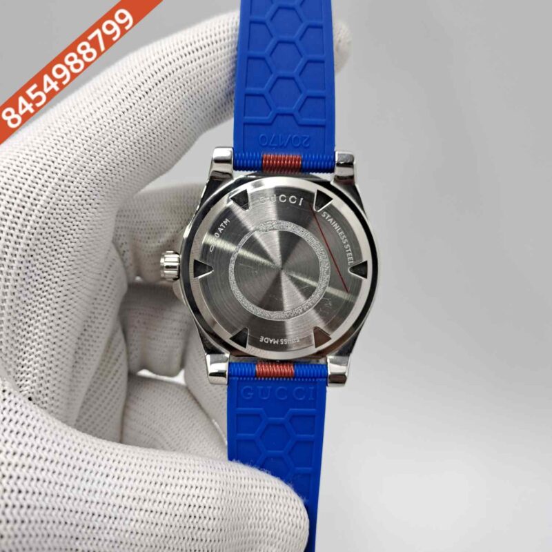 Gucci Dive Steel Blue Dial Unisex Rubber Strap Swiss Watch - Image 4